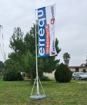 Pennone mobile ad acqua